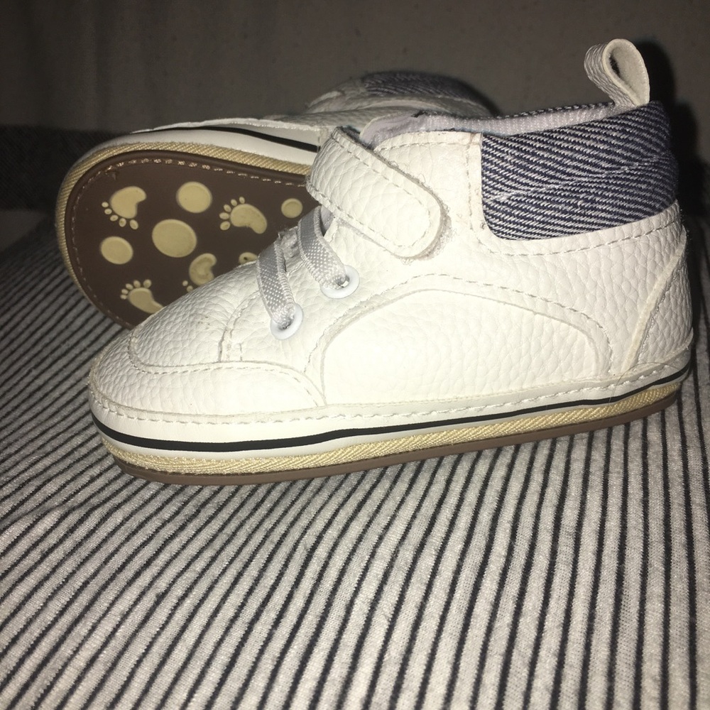 White Soft sole infant Shoes Size 3
